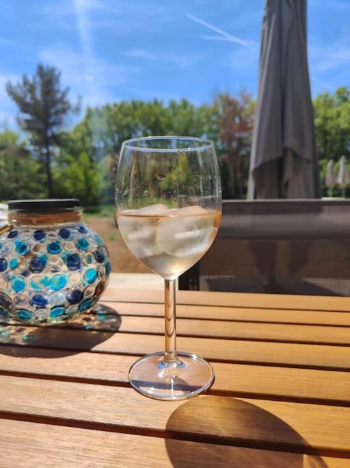 Villa Handres Nans les Pins Bagian luar foto