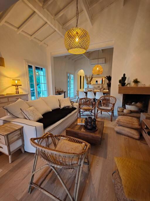 Villa Handres Nans les Pins Bagian luar foto